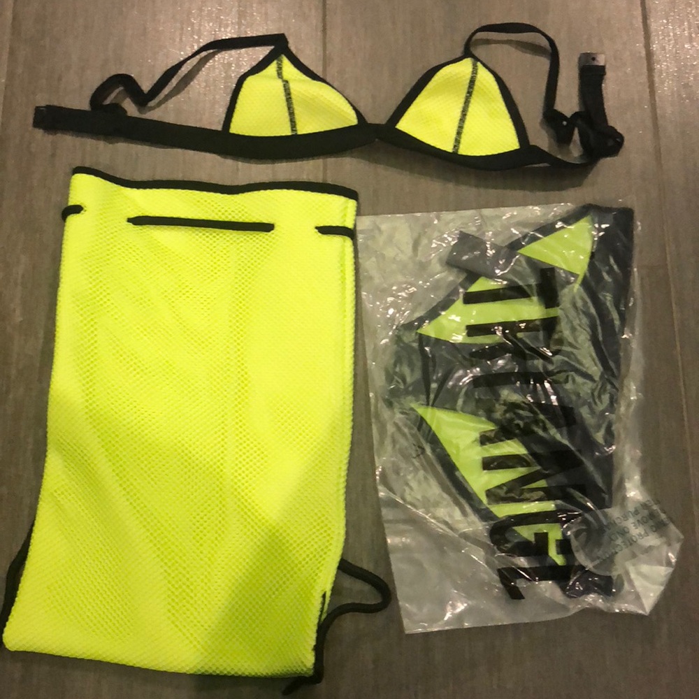 Triangl top and bottom w/ bag